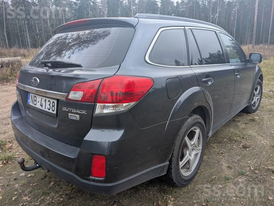 Subaru Outback 2010 photo 3