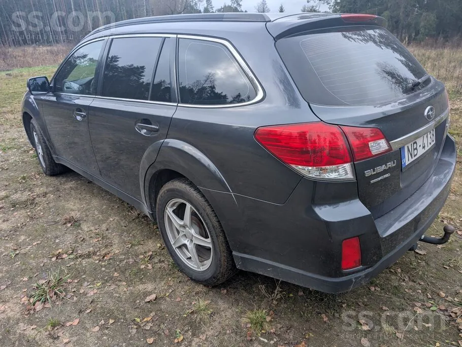 Subaru Outback 2010 photo 5