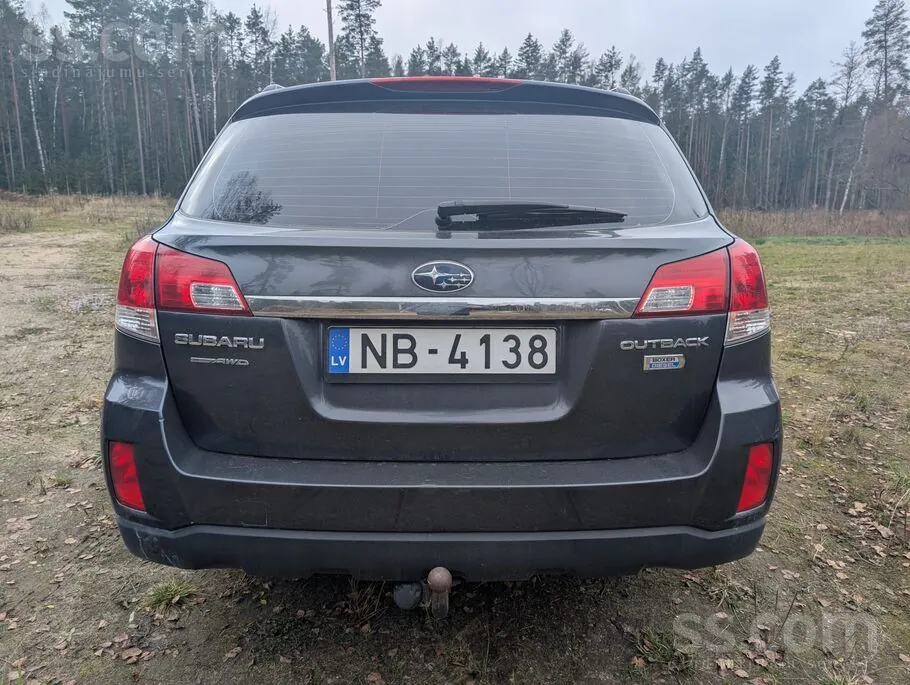 Subaru Outback 2010 photo 4