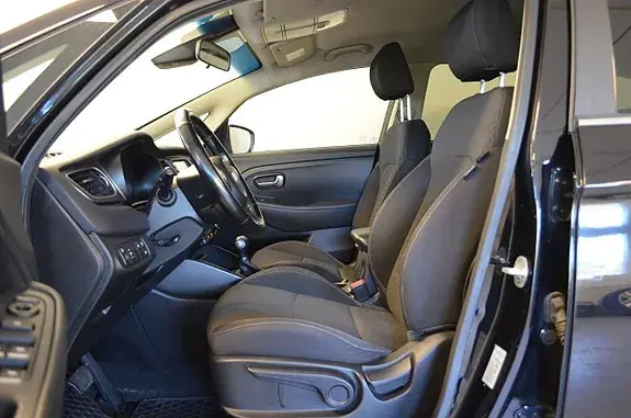 Kia Carens 2018 photo 2