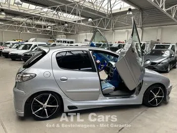 Peugeot 206 2002 photo 2