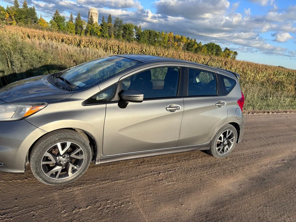 Nissan Versa 2015 photo 4