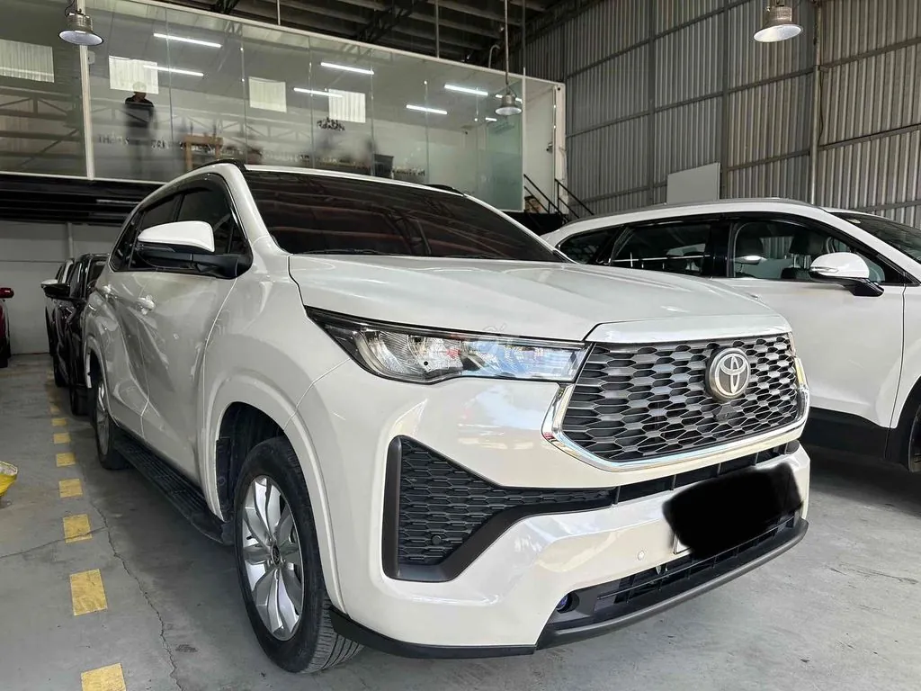 Toyota Innova 2025 photo 2