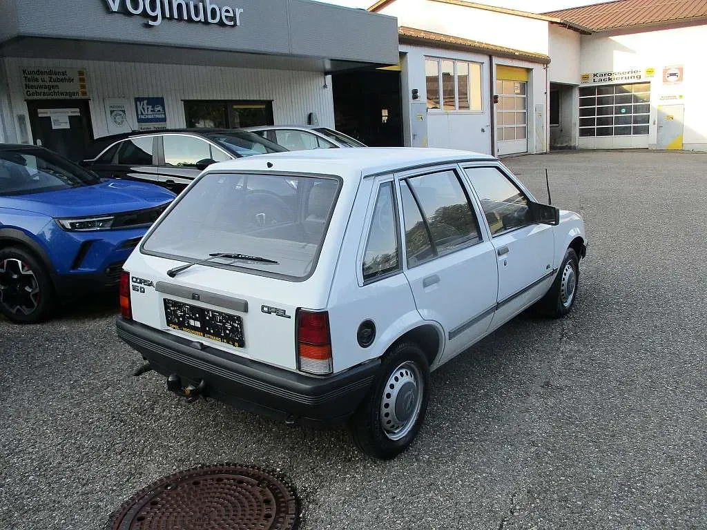 Opel Corsa 1988 photo 2