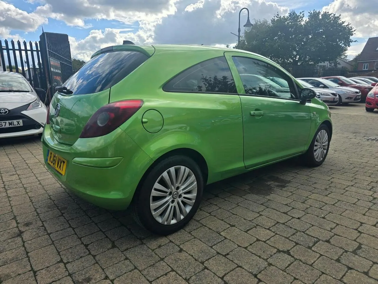Vauxhall Corsa 2011 photo 3