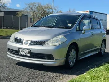 Nissan Tiida 2005 photo 2
