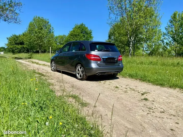 Mercedes-Benz B-Class 2014 photo 3