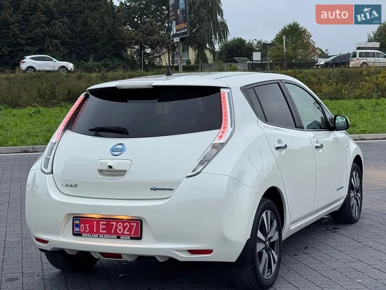 Nissan Leaf 2016 photo 2
