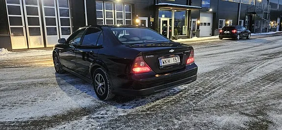 Chevrolet Evanda 2005 photo 2