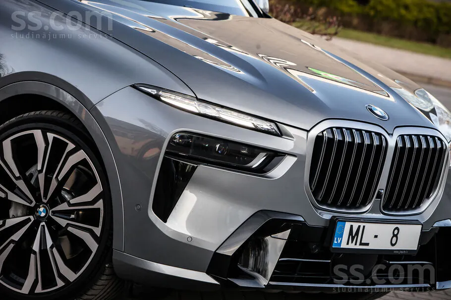 BMW X7 2023 photo 3