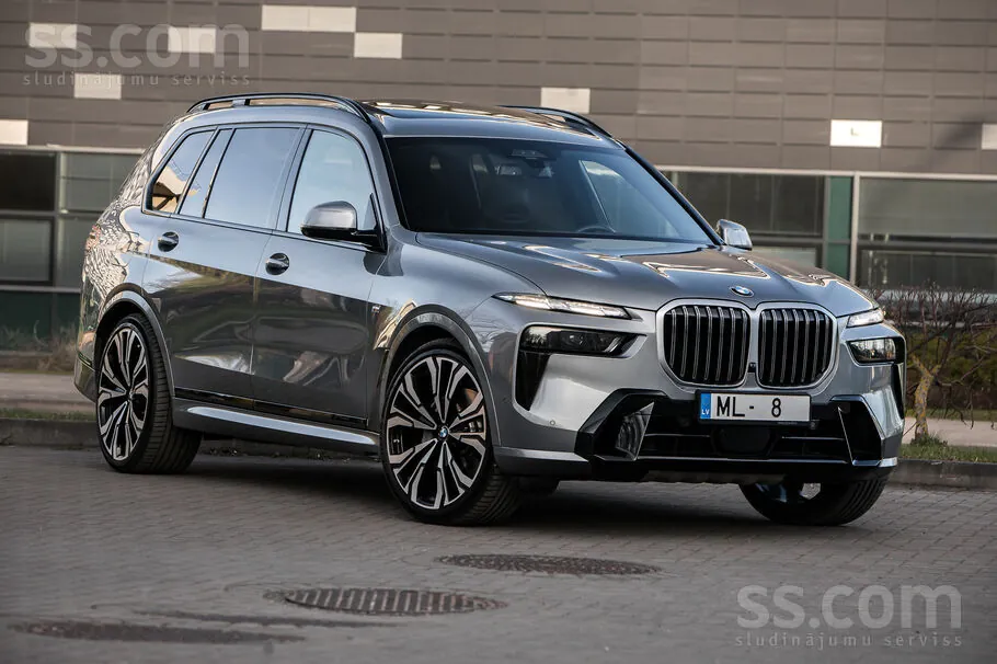 BMW X7 2023 photo 2