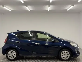 Toyota Aqua 2017 photo 3
