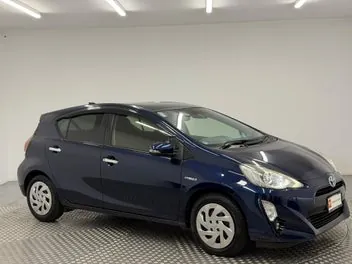 Toyota Aqua 2017 photo 2