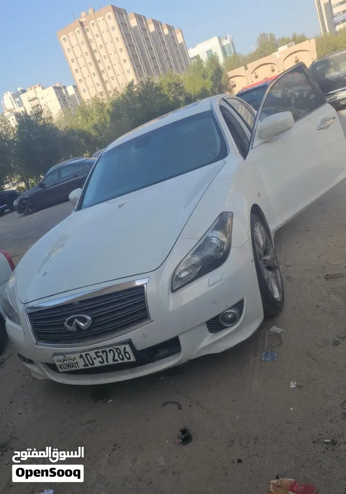 Infiniti M37 2011 photo 2