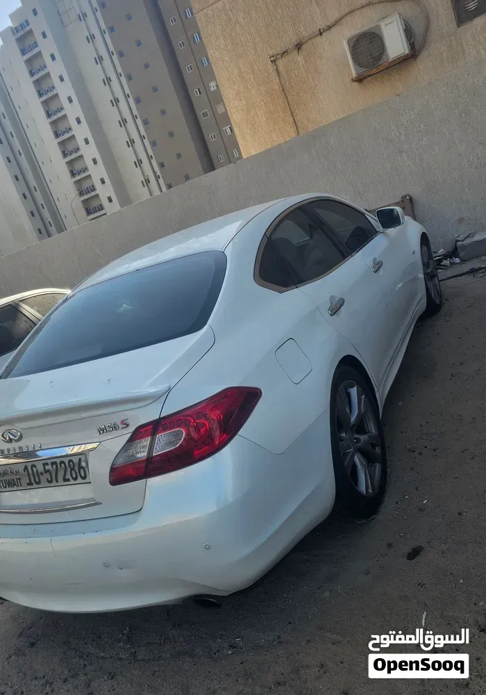 Infiniti M37