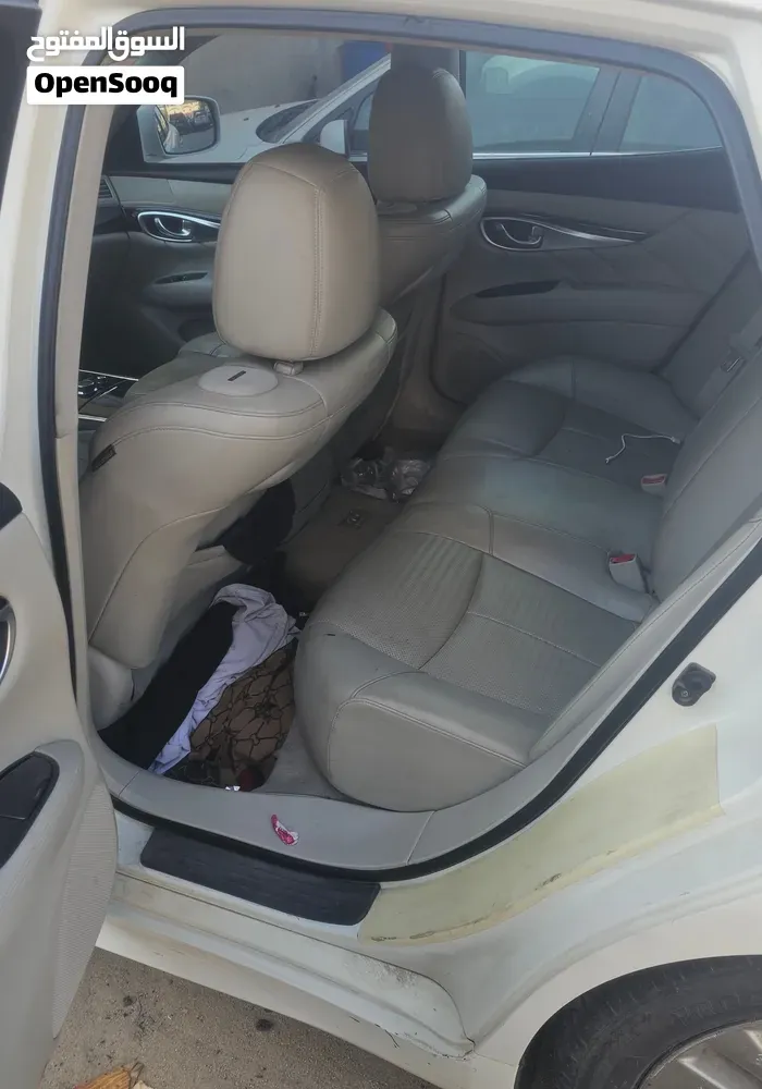 Infiniti M37 2011 photo 3