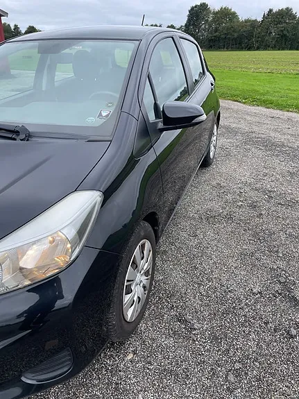 Toyota Yaris 2013 photo 4