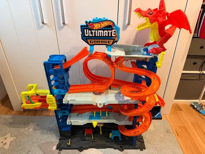 Mattel Hot Wheels City Ultimate Garage