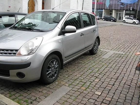 Nissan Note 2006 photo 3
