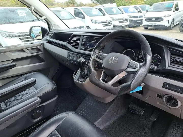 Volkswagen Transporter 2020 photo 2
