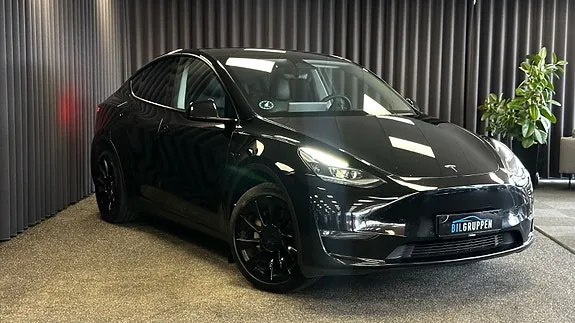 Tesla Model Y 2024 photo 2