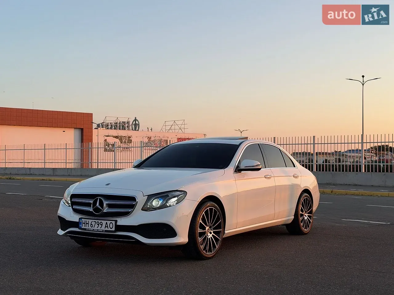 Mercedes-Benz E-Class 2020 photo 2