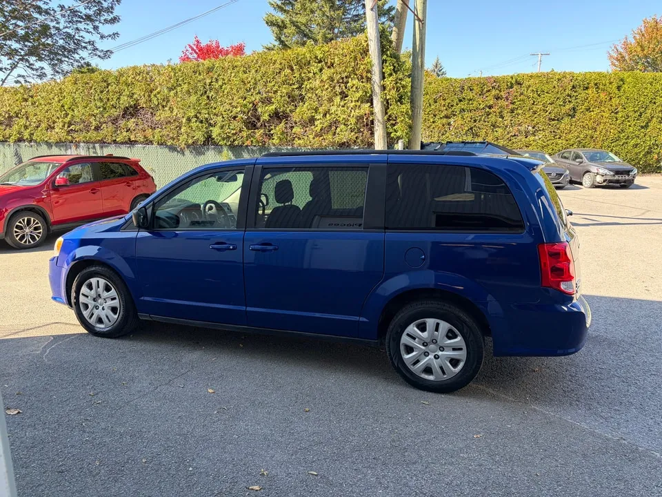 Dodge Grand Caravan 2018 photo 2