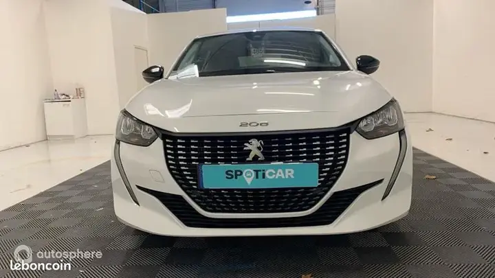 Peugeot 208 2023 photo 2