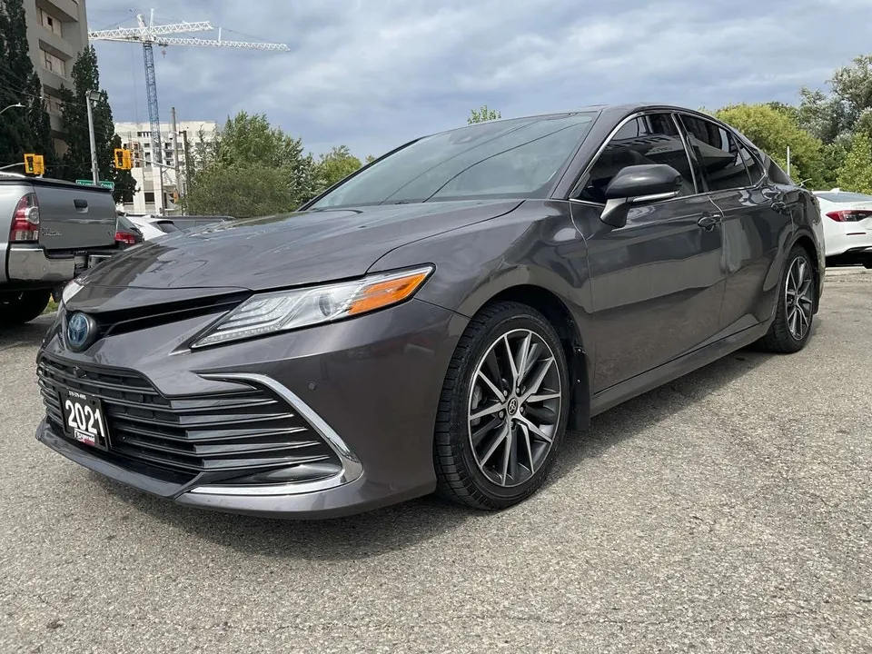 Toyota Camry 2021 photo 3