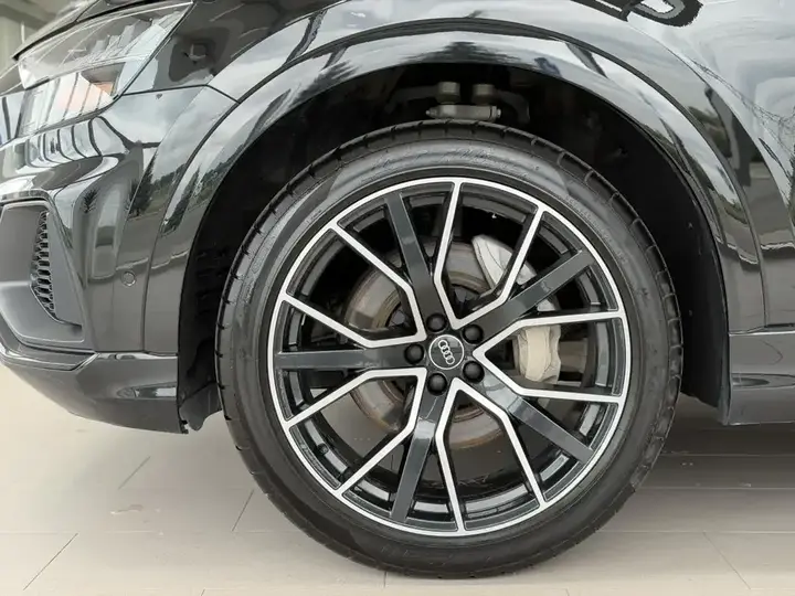 Audi Q8 2023 photo 5