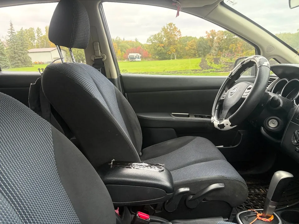 Nissan Versa 2012 photo 5