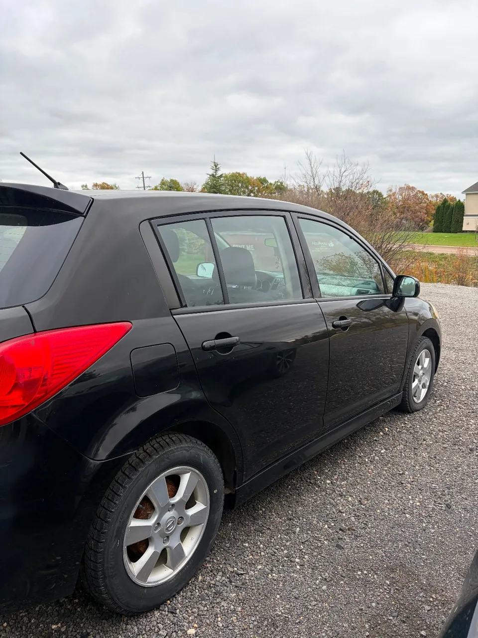 Nissan Versa 2012 photo 2