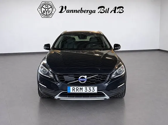 Volvo V60 Cross Country 2018 photo 2