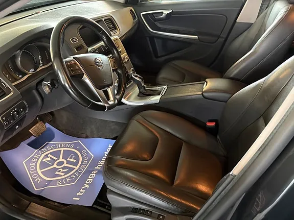 Volvo V60 Cross Country 2018 photo 5