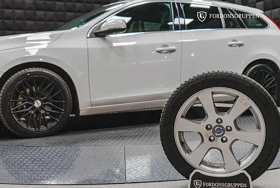 Volvo V60 2016 photo 2