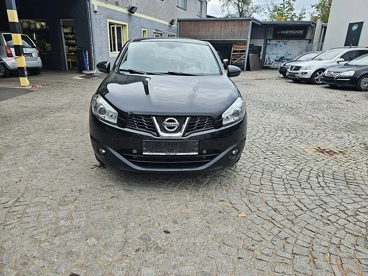 Nissan Qashqai 2012 photo 2