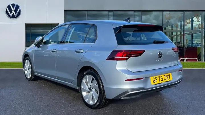 Volkswagen Golf 2025 photo 3
