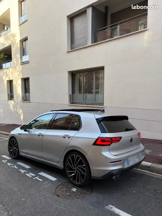 Volkswagen Golf 2022 photo 2