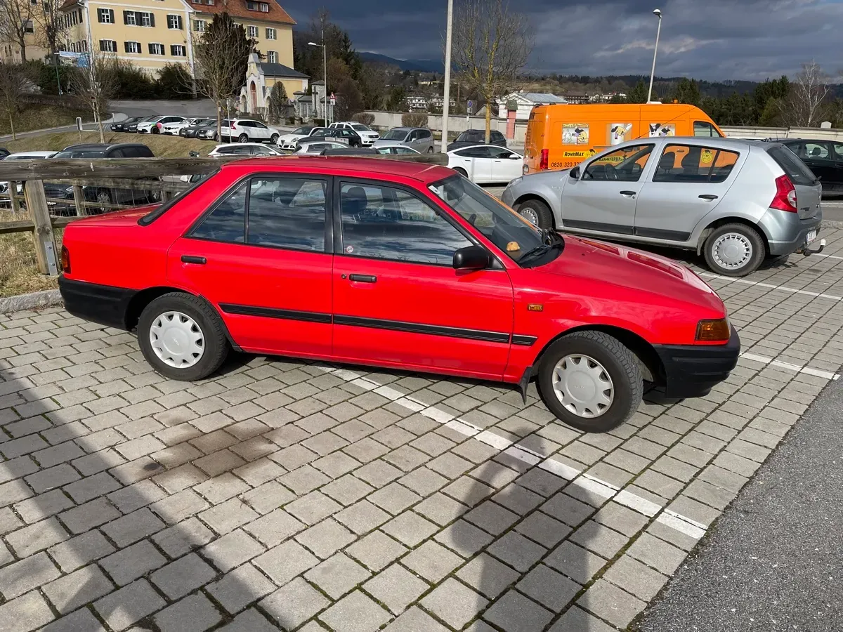 Mazda 323 1994 photo 2