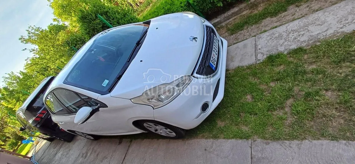 Peugeot 208 2016 photo 3