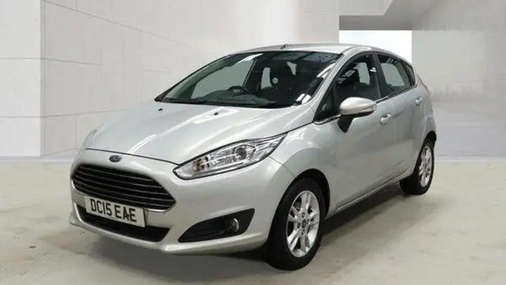 Ford Fiesta 2015 photo 2