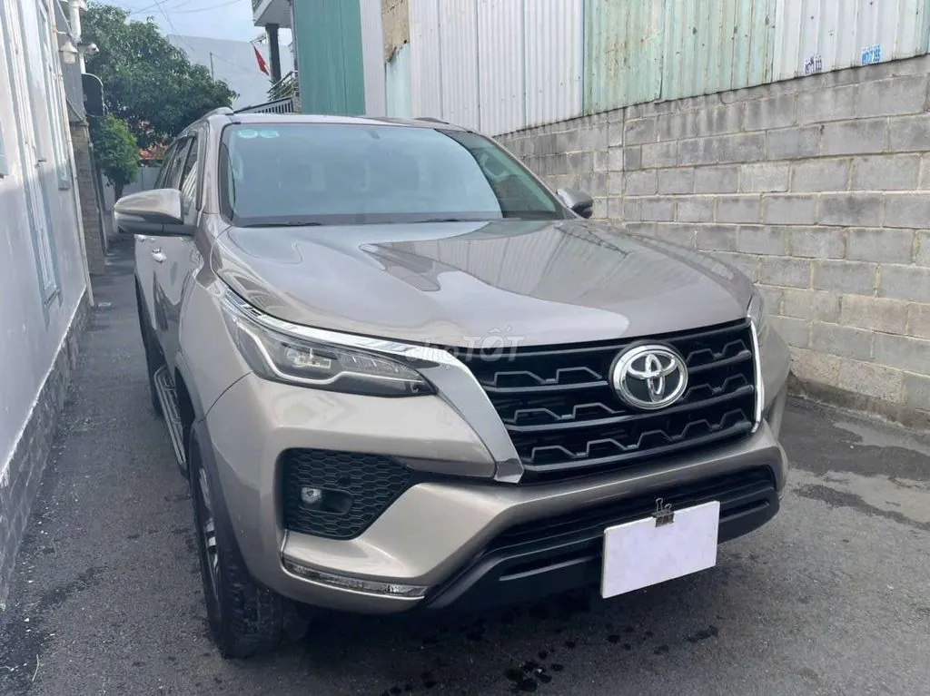 Toyota Fortuner 2020 photo 2
