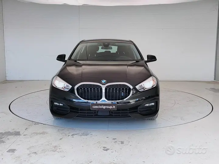BMW 1 Series 2022 photo 2