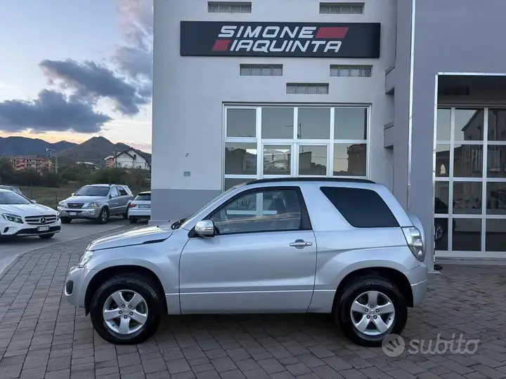 Suzuki Grand Vitara 2013 photo 2
