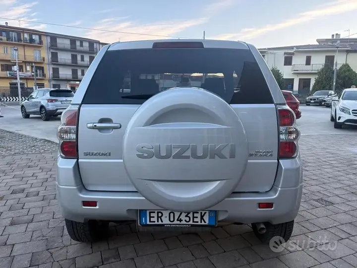 Suzuki Grand Vitara 2013 photo 4