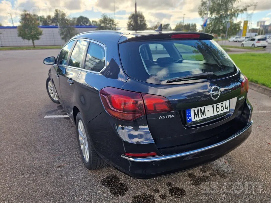 Opel Astra 2013 photo 5