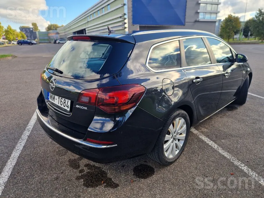 Opel Astra 2013 photo 3