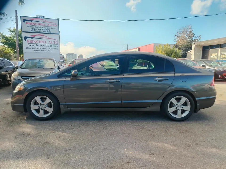 Honda Civic 2010 photo 2