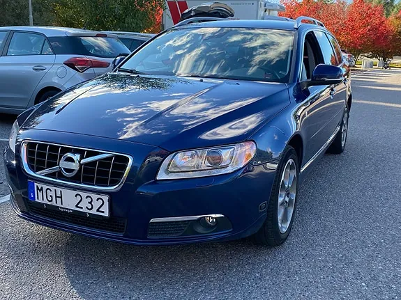Volvo V70 2012 photo 2