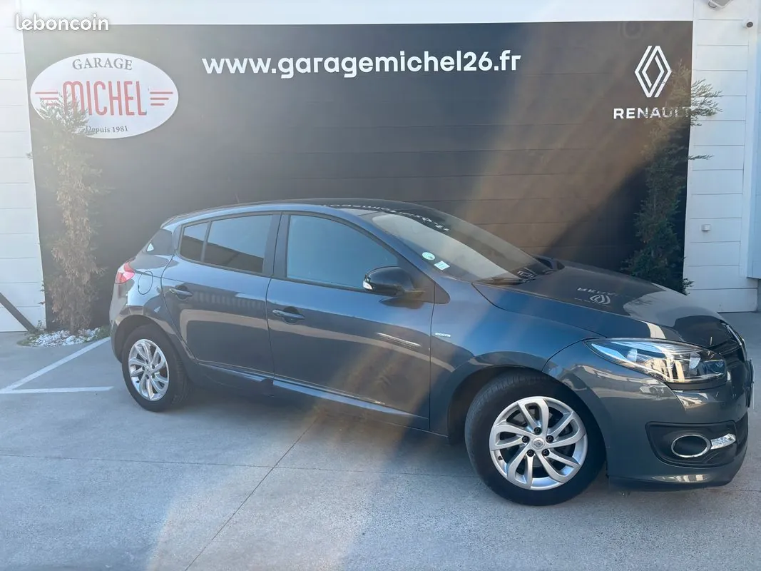 Renault Megane 2015 photo 2